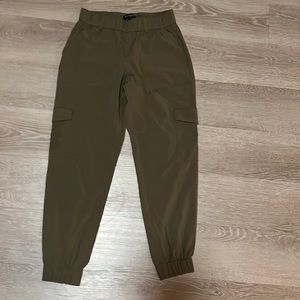 BRAND NEW BANANA REPUBLIC petite XXS pants.